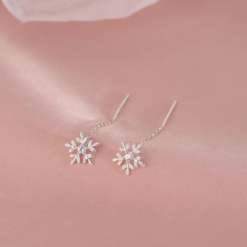 2024 Exquisite Snowflake Earrings: Japanese-Korean Design, Versatile Fashion for Women