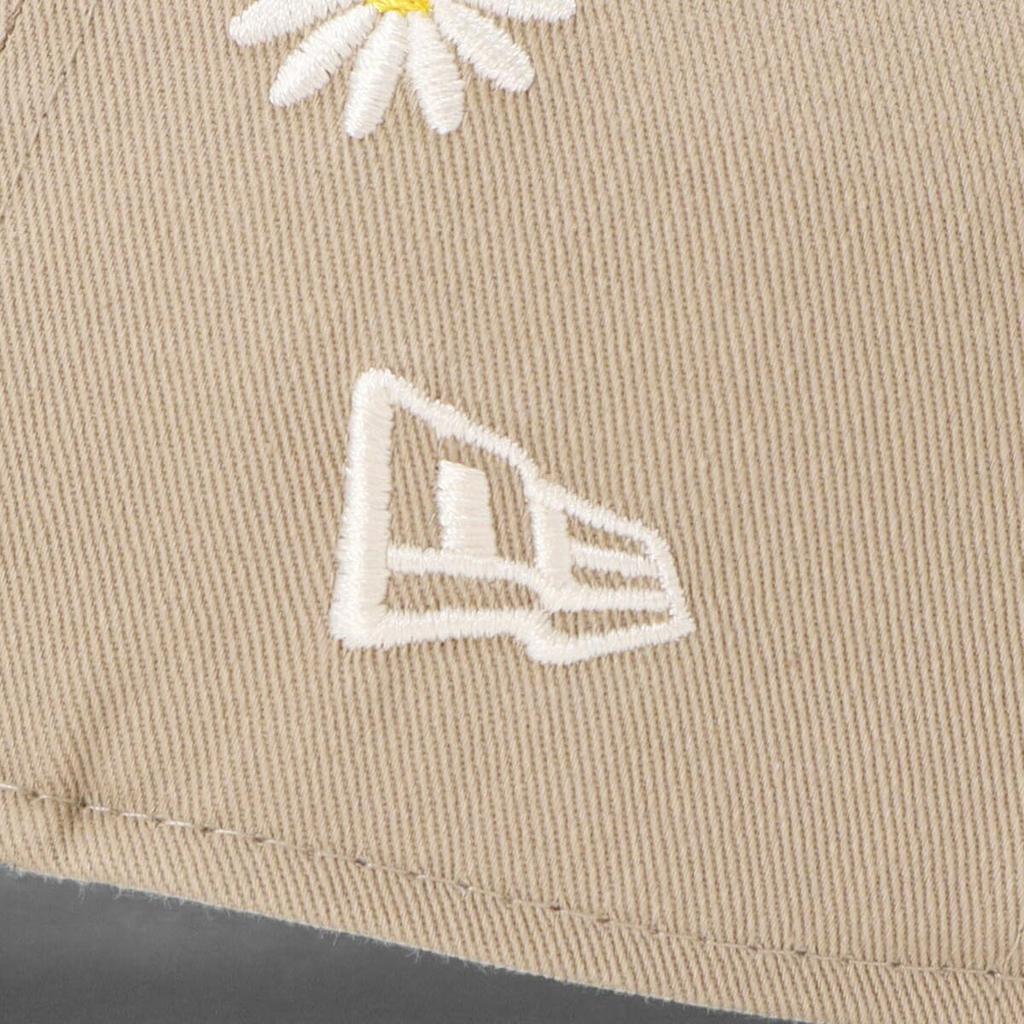 New Era Casual Classic Cap 15196123 NER36C6562 A New Era cap featuring a floral a collaboration with Stylish and fashionable streetwear Perfect for