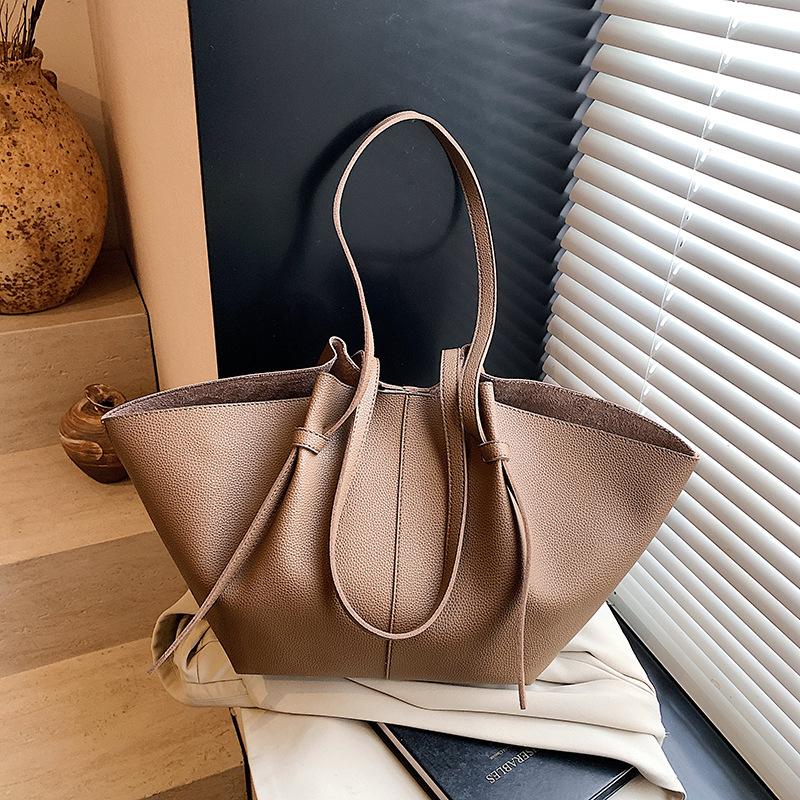 Premium sense simple commuter bag women's spring and summer 2025 new fashion niche versatile large capacity shoulder tote bag