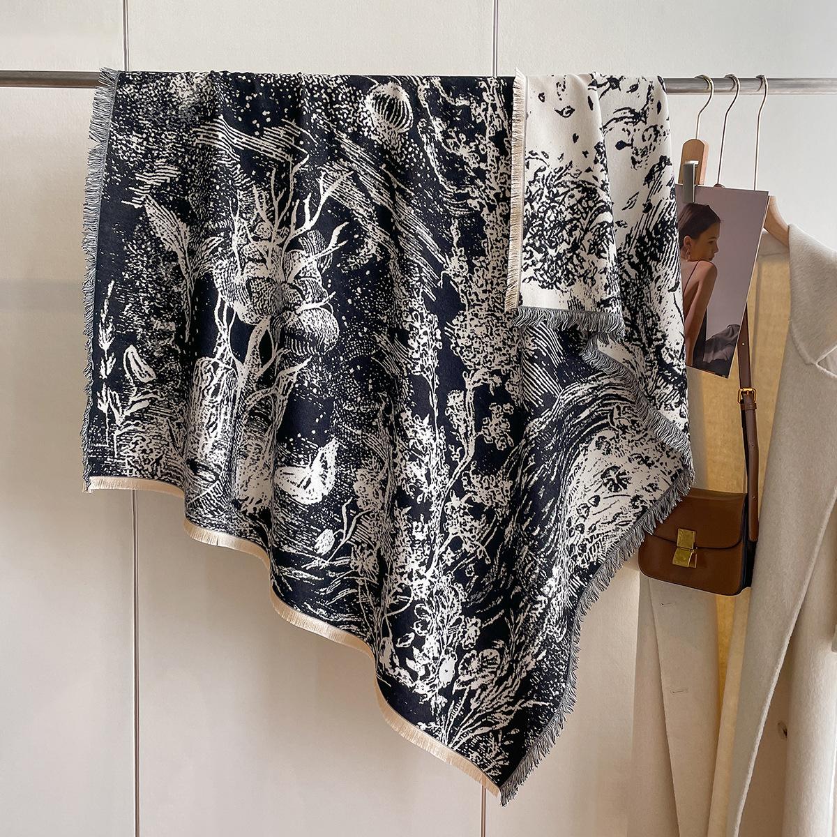 

Корейская версия Шарф Женский Универсальный Двусторонний Бахрома Имитация Кашемира Шаль Мода Цветок Утолщенный Теплый Шарф 130*130cm чёрный