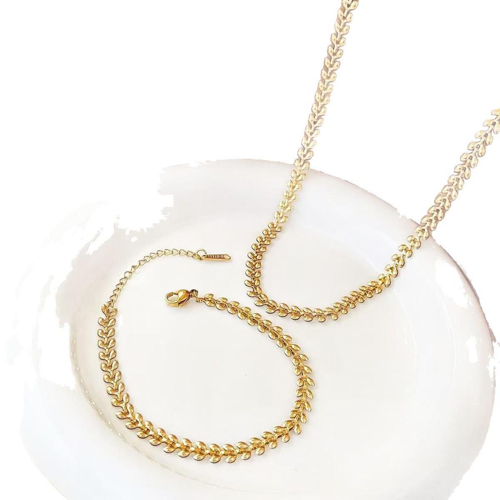 Elegant Titanium Steel Women's Necklace & Bracelet Set - European and American Style