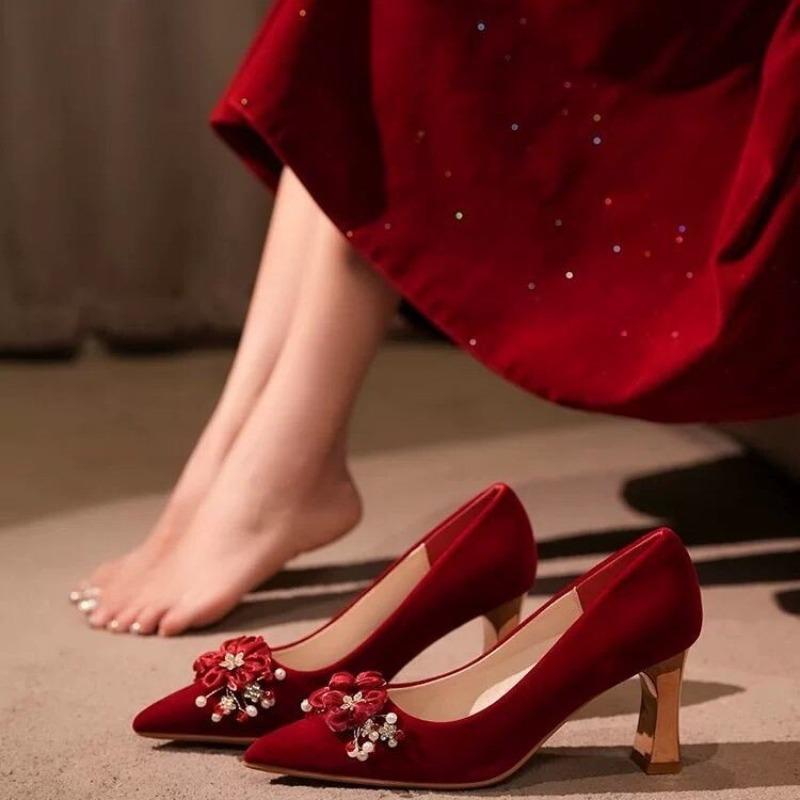 Fashion Pointed Toe Shallow Mouth Flower Pearl Wedding Shoes No Tired Feet Block Heel Pointed Toe Single Shoes