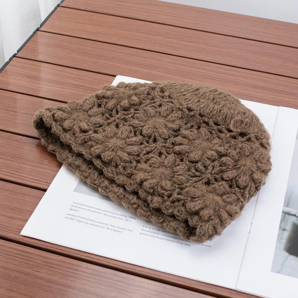 Handmade crocheted headgear women's autumn and winter new warm face small pullover hat atmosphere knitted versatile wool hat
