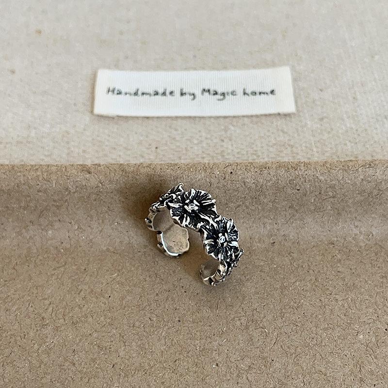 

Кольцо в виде цветка из металла в средневековом стиле для женщин, нишевый дизайн, индивидуальность, темперамент, универсальное модное кольцо