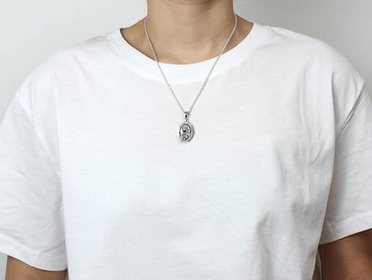 [World Accessories Carmelo] Our Lady of Guadalupe Sterling Silver 925 Pendant for Women and Men, with Clear Zirconia