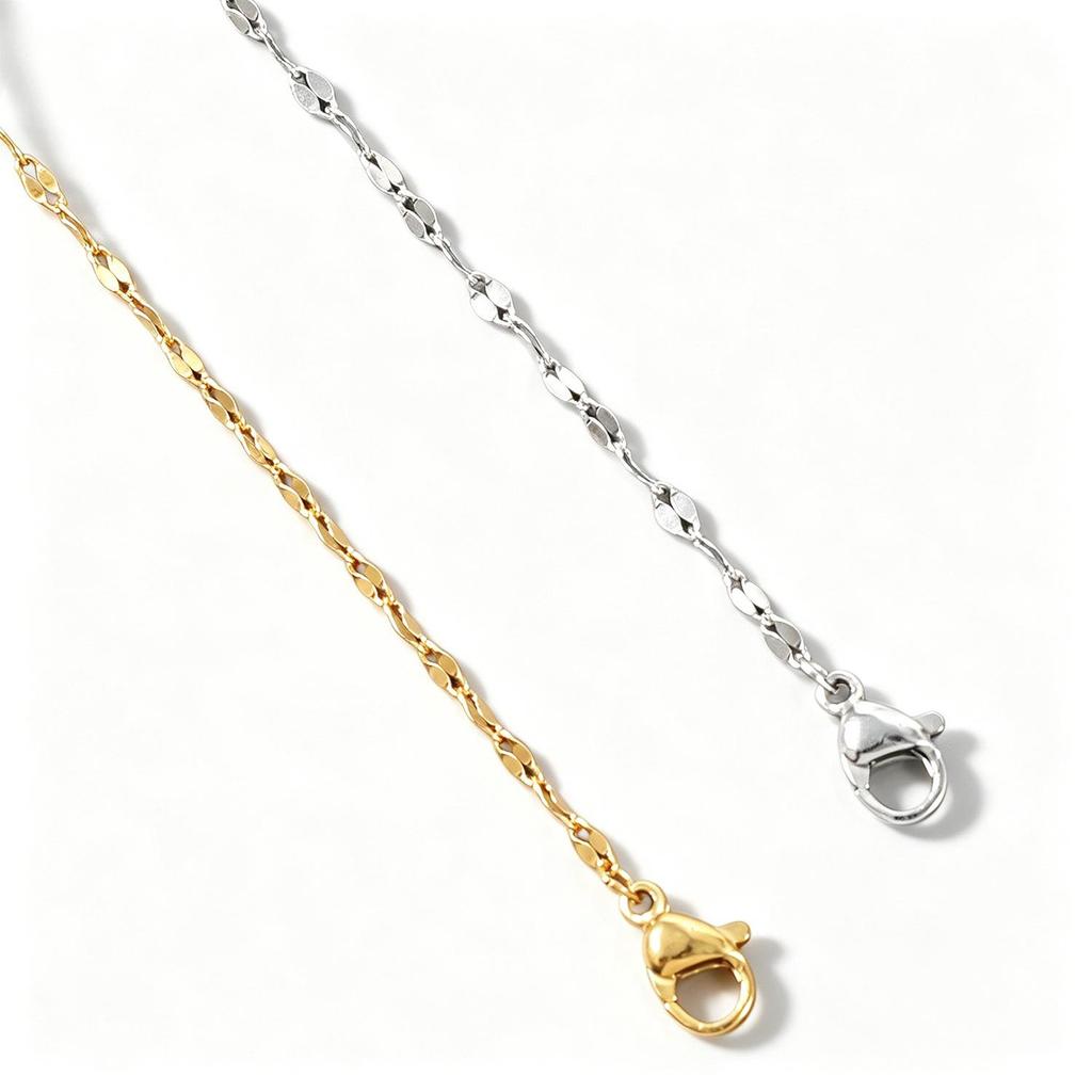 Korean Style Stainless Steel Necklace: Gold-Plated Lip Chain - Simple & Versatile Fashion for Women