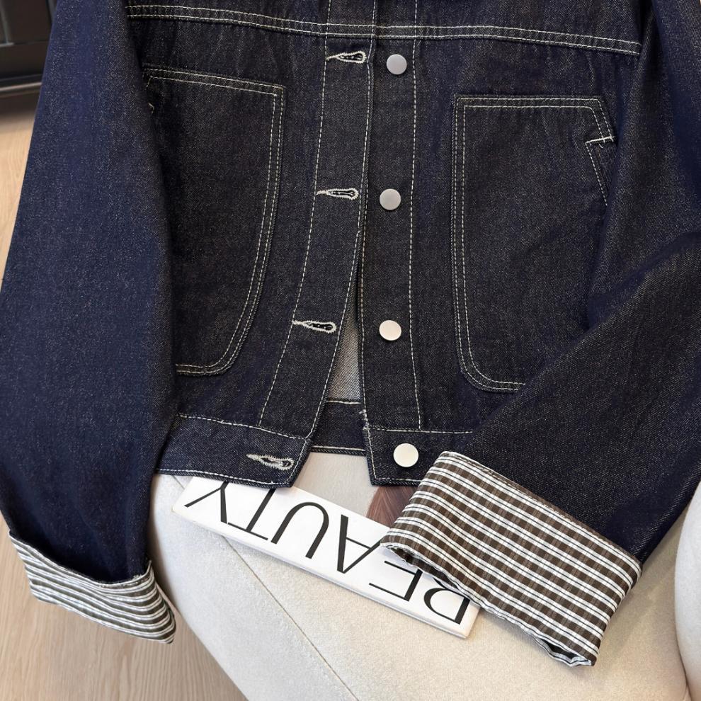 Damska kurtka dżinsowa z wyższej półki z liniami strukturalnymi i kołnierzykiem wykładanym