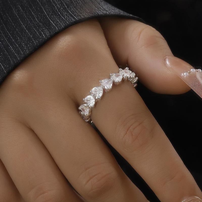 Luxury Pink Crystal Zircon Heart Shaped Open Ring for Women Shiny Metal Geometric Adjustable Finger Ring Fashion Jewelry Gift