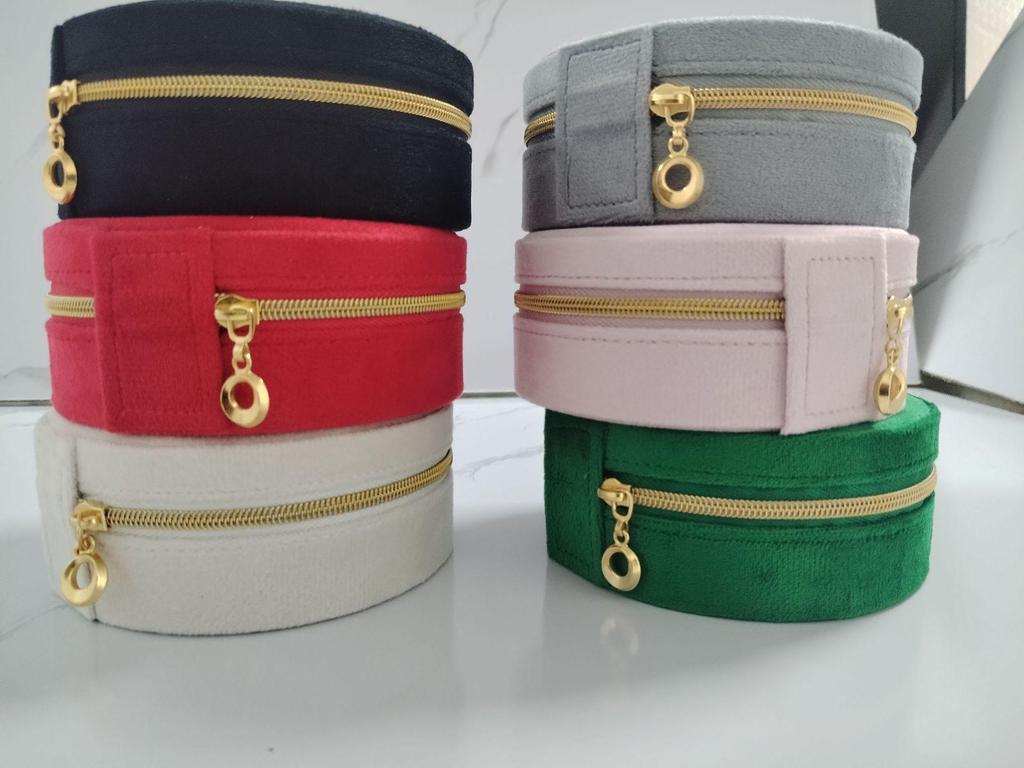 In Stock: Portable Velvet Round Jewelry Storage Box for Necklaces and Earrings