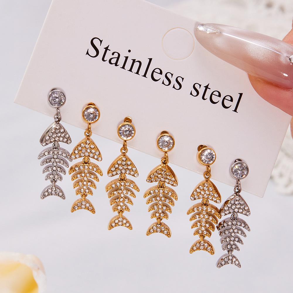 Qiong Yao Geometric Zirconia Fish Bone Earrings - 18K Gold Plated Stainless Steel, Versatile European American Fashion Ear Clips