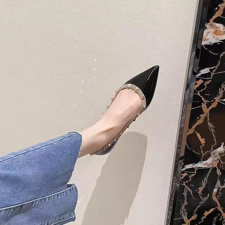 Soft leather French temperament pointed single shoes women's shallow mouth women's riveted patent leather night breeze gentle soft-soled flats