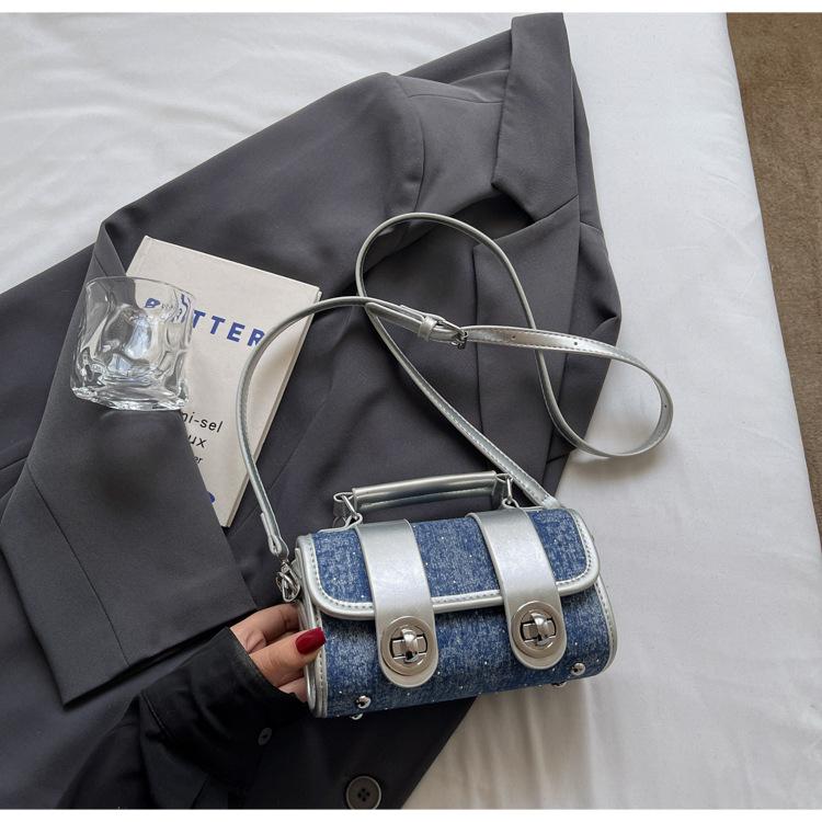 

French trend niche hand bucket bag women 2025 summer new versatile high sense popular messenger bag