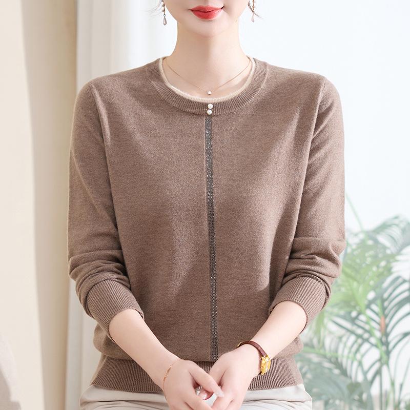 Petite Spring Knit Top for Middle-Aged & Elderly Women - Stylish, Lightweight Base Layer with Wide-Leg Fit for Spring & Autumn