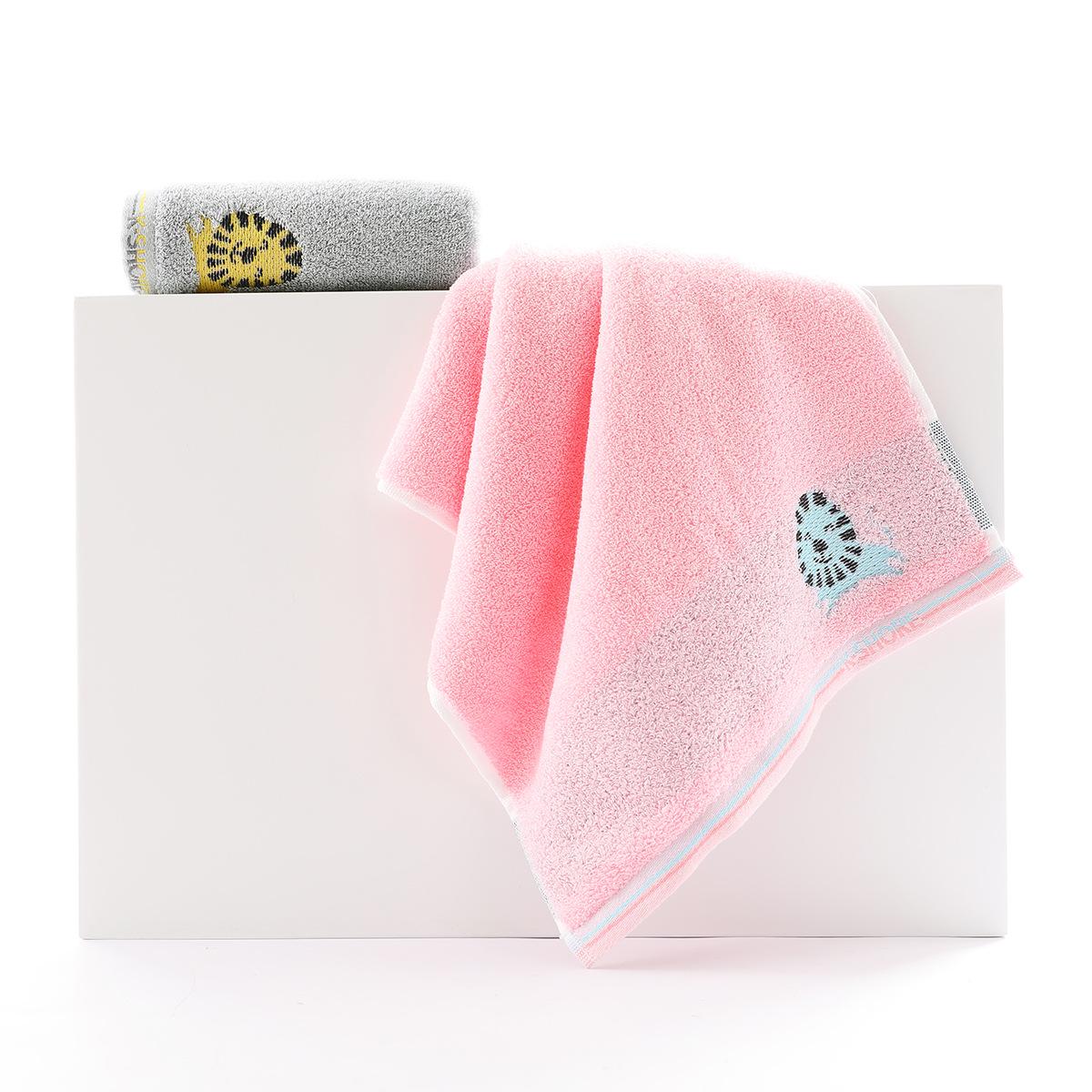 

Luxury Satin Line Gold Cotton Towel - Thick, Soft, and Absorbent for Face and Hand Use 74*35cm зелений