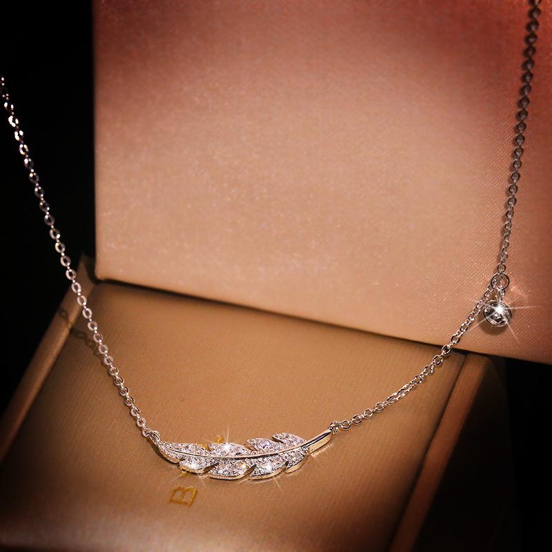 Delicate Female Clavicle Chain 925 Sterling copper Feather Leaf Micro Pave Dazzling AAA Zircon Pendant Necklace for Women