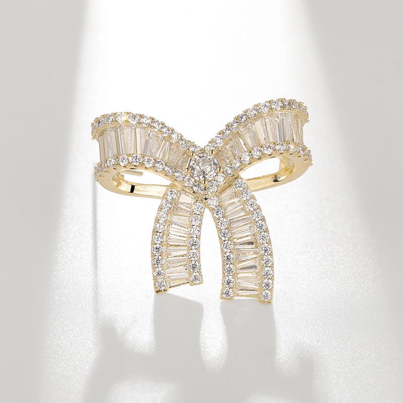 Bo Xin Yun Elegant Zirconia Bow Brooch - Fashionable Suit Accessory  Gift