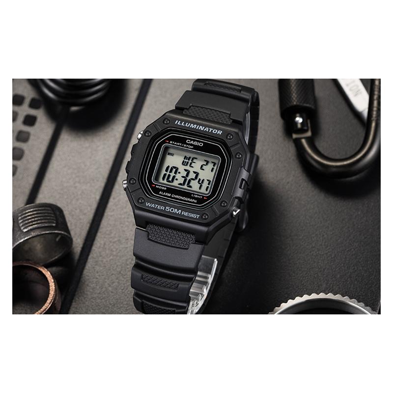 Casio Seria YOUTH - pătrat mic din silicon, pătrat mic retro, războinic negru, afișaj digital, mecanism cu quartz, curea din rășină, japonez și W-218H-1A