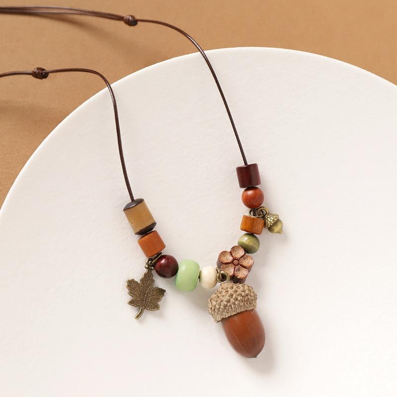 Retro literary necklace, natural plant fruit acorn pendant, long sweater chain, niche accessories