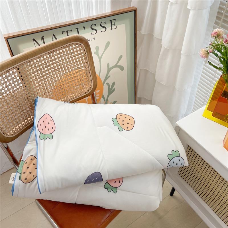 Soft Knitted Summer Blanket Fresh Cartoon Print Lightweight Breathable Air Conditioner Quilt Skin Friendly Comforter 110*150cm