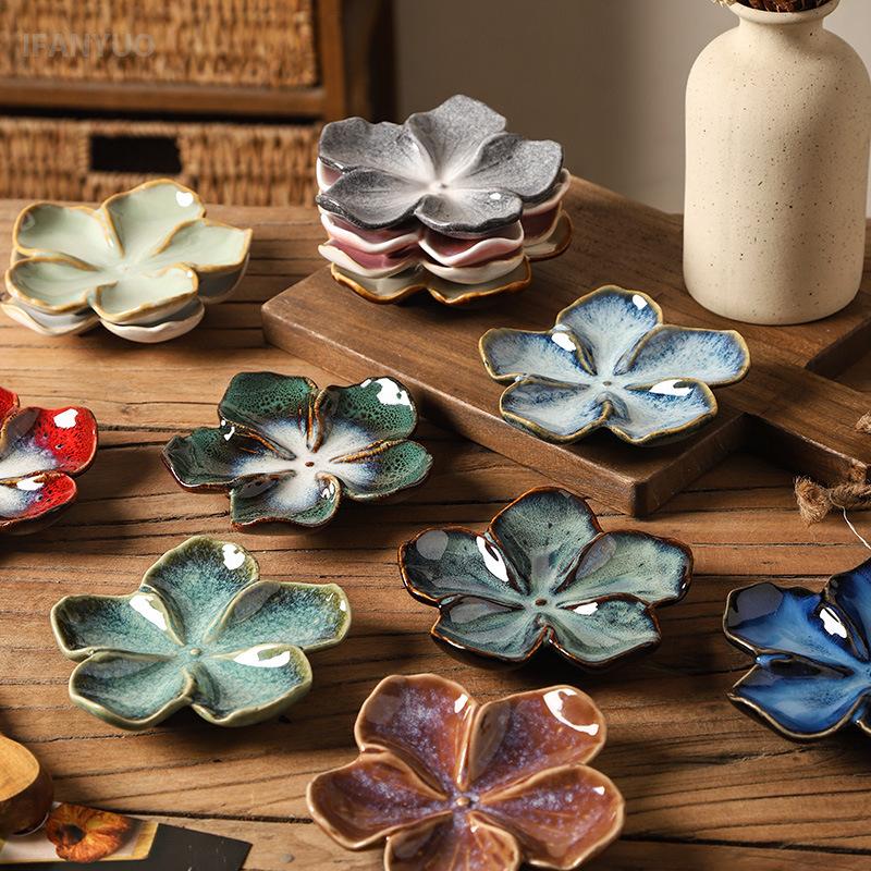 Vintage Ceramic Craft Dish Japanese Flower Shaped Dish Creative Dipping Sauce Dishes Handmade Multicolor Decor Display Tray