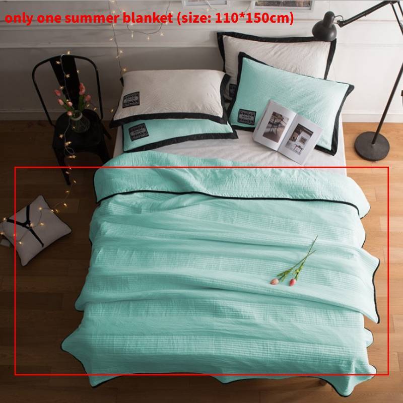 Modern Minimalist Polyester Cooling Blanket With Active Dyeing For Home Use
