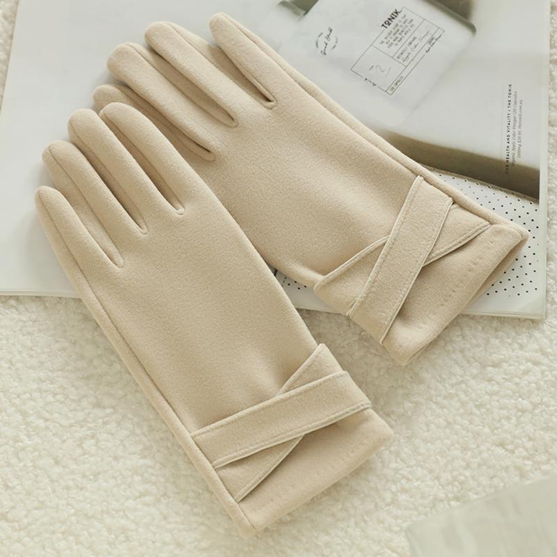 A Pair of Warm Gloves with Velvet To Prevent Cold, Suitable for Girls' Winter Windproof Cycling and Driving