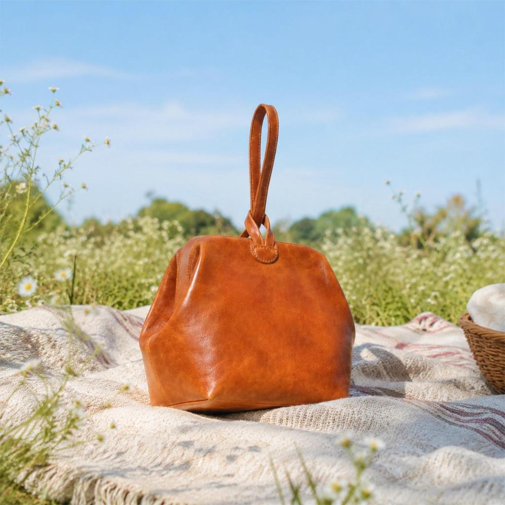 CONTACT'S Fashion Genuine Leather Clutch Bag Women Capacity Metal Frame Handle Handbag Travel Famliy Gift Wristlets Bag