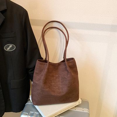 The Bucket Bag Is A Simple, Large-capacity and Versatile Commuting Bag
