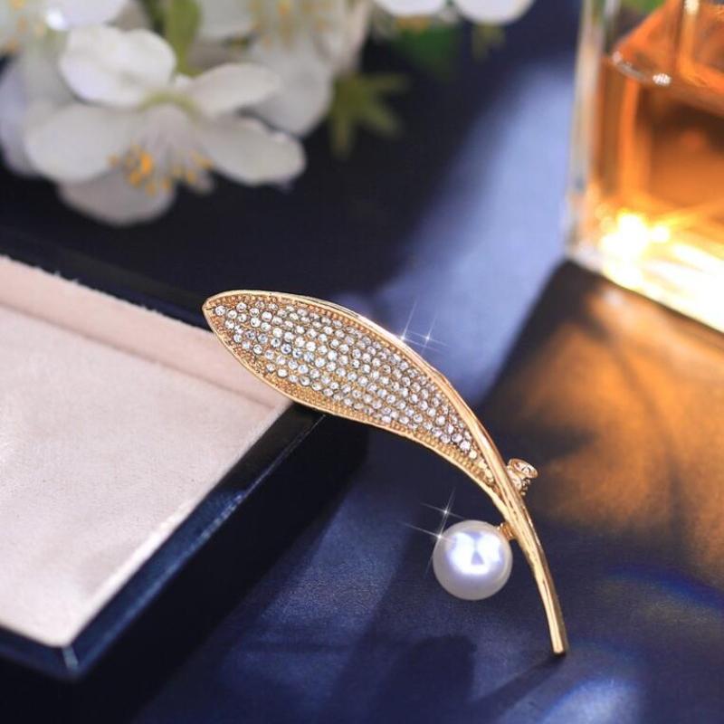Vintage Glossy Simple Atmosphere Men and Women Zircon Leaf Brooches Pearl Leaves Broche Accessory Party Jewelry