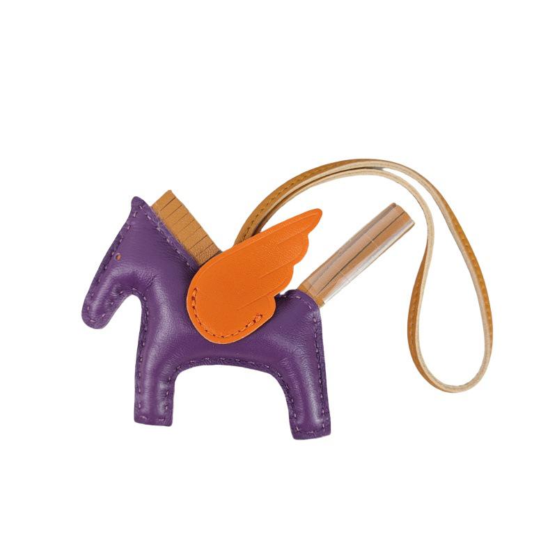 Håndsømmet Ekte Skinn Pony Veskeanheng - Søtt Lammeskinn Flygende Hest Design