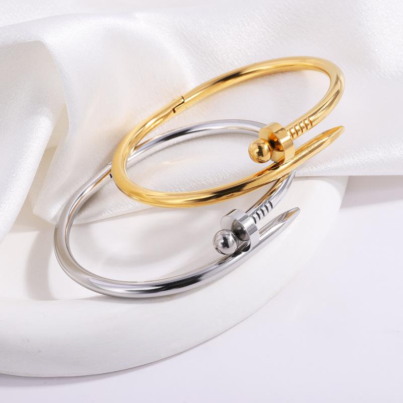 Fashionable, Classic and Versatile Ball Bead Nail Girls High-end Open Bracelet