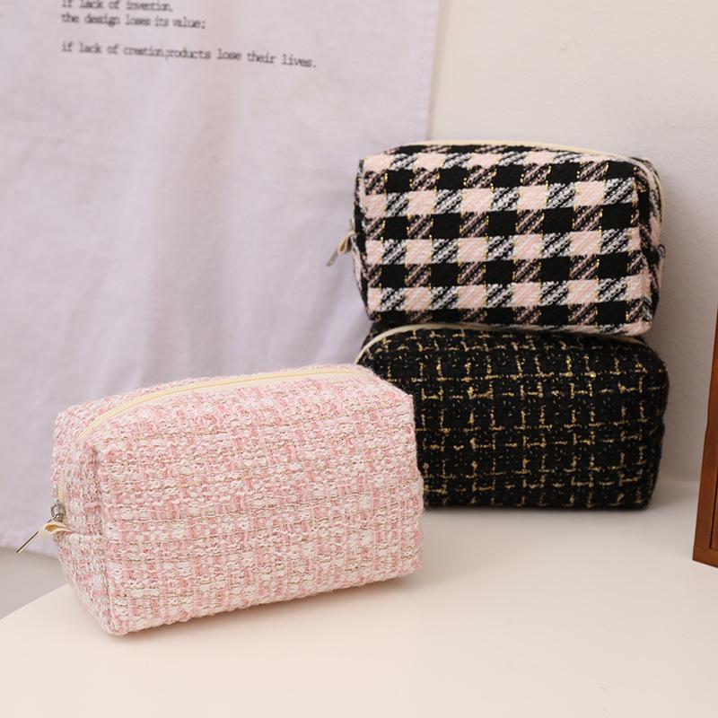 Ins Small Fresh Green Grid Love Embroidered Makeup Bag Canvas Cute Cosmetics Organizer Travel Wash Bag Student Stationery Pouch