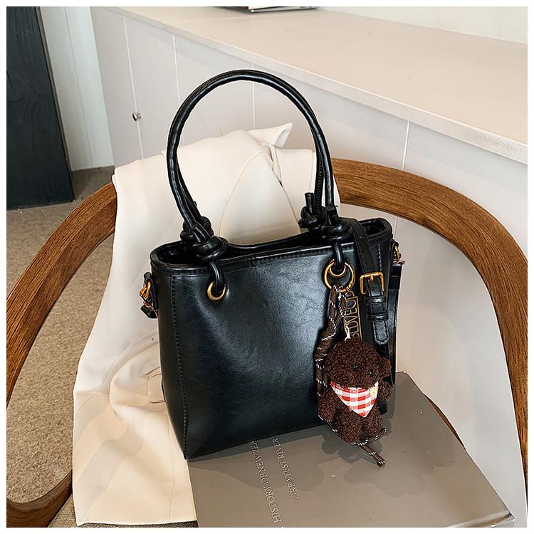 IELGY Large-Capacity Autumn Winter Retro All-Match Fashion Cross-Body Simple Portable Work Commuter