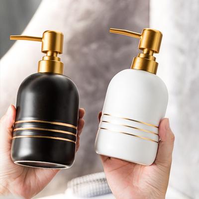 Kreative goldfarbene Keramik-Lotionsflasche mit zartem ovalem Druckseifenspender Badezimmer Shampoo Duschgel Dosierflasche Leer