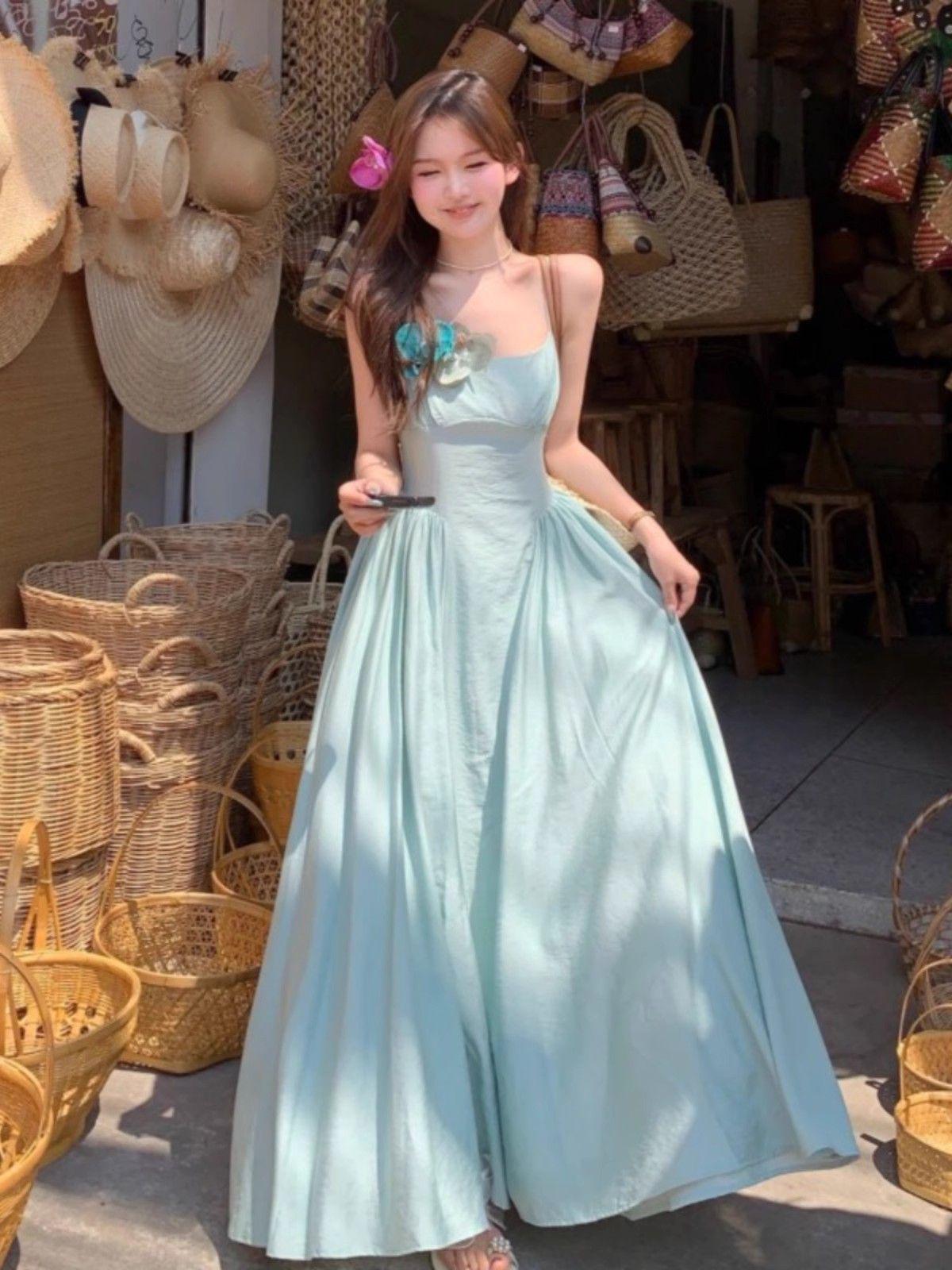 

French Niche Fairy-Style Waist-Cinching Maxi Dress for Beach Vacation Medium