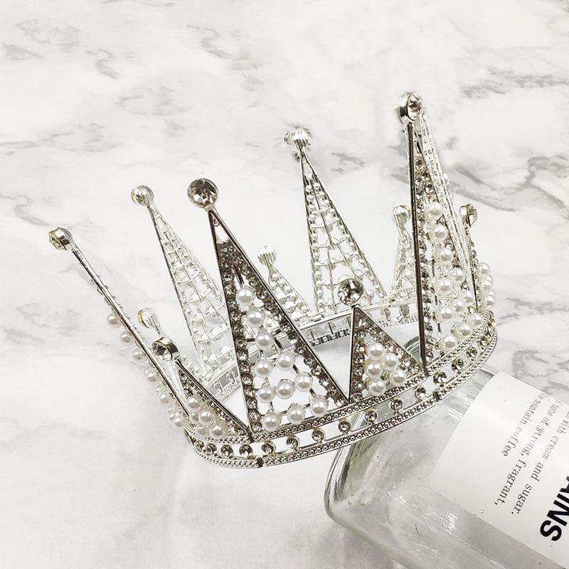 Queen Crown Cake Decoration with Lace, Pearls, and Baby's Breath for Birthdays