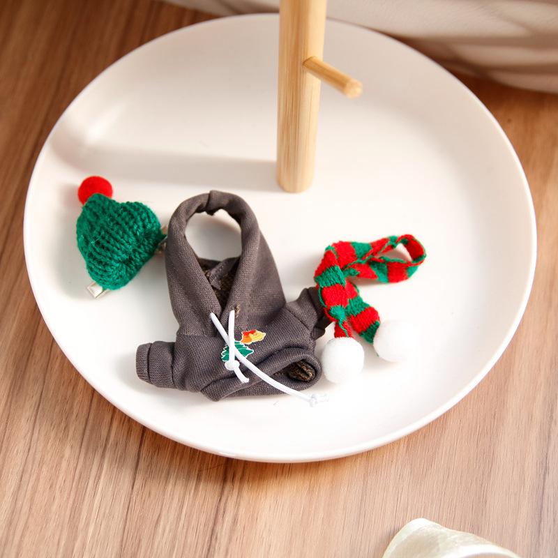 

LABUBU Heart Password Vinyl Plush Pendant with Christmas Sweatshirt for 10CM Ga Doll Fits 4th Gen 10cm Labubu (Doll not included)