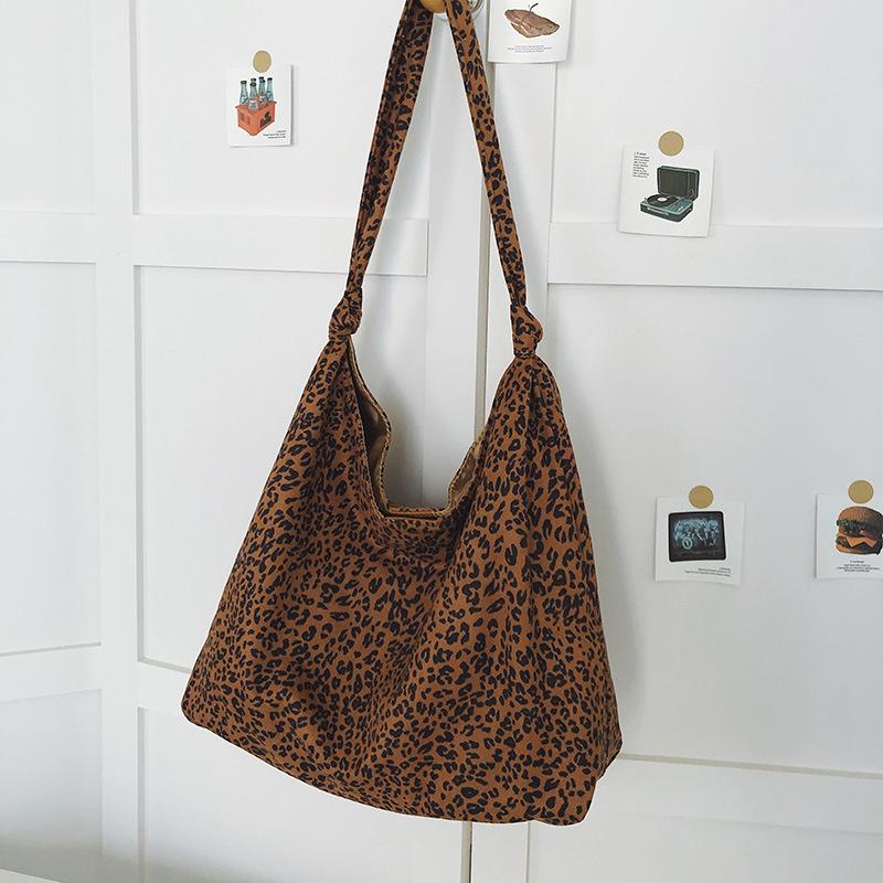 

Leopard print bag women s large-capacity new autumn and winter versatile retro shoulder bag casual commuter tote bag коричневый