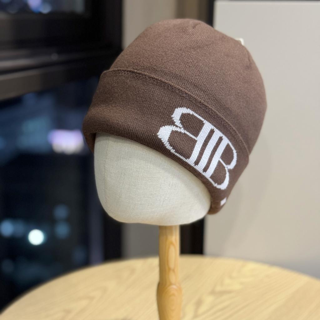 New Japanese Style Ins Letter Knitted Woolen Hat for Women in Autumn and Winter Versatile Cycling Warm and Cold Proof Pullover Cap