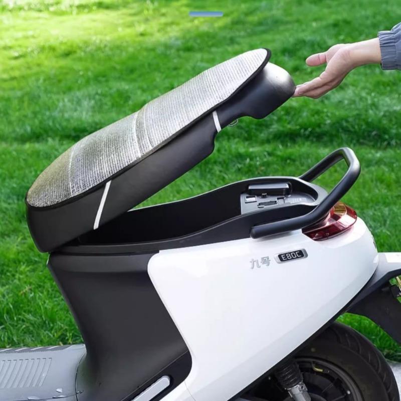 Electric Vehicle Sun Protection Seat Cushion, Summer Heat Insulation and Anti-scald Cover, Waterproof Heat Insulation Seat Cushion