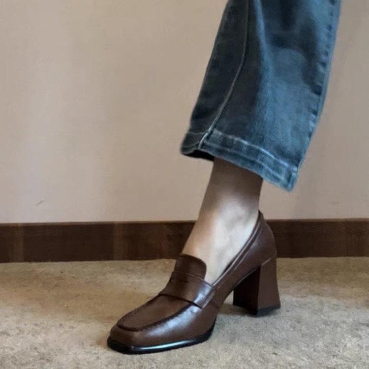 Loafers women's skirt thick heel high heels British style small leather shoes comfortable temperament square head new black single shoes