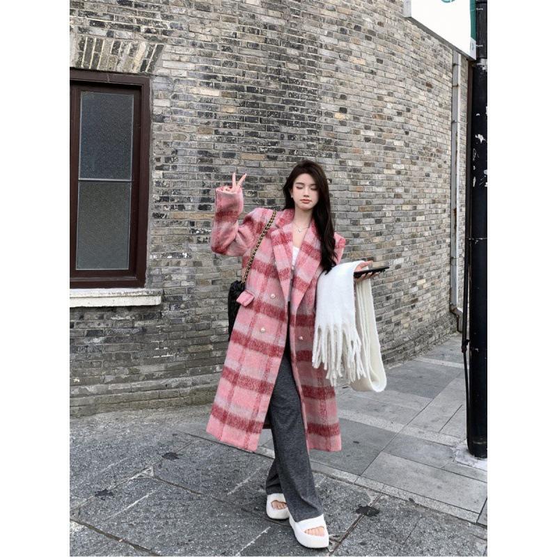 Klasický vlněný prošívaný kabát střední délky s kostkovaným vzorem - Móda podzim/zima 2024 pro ženy