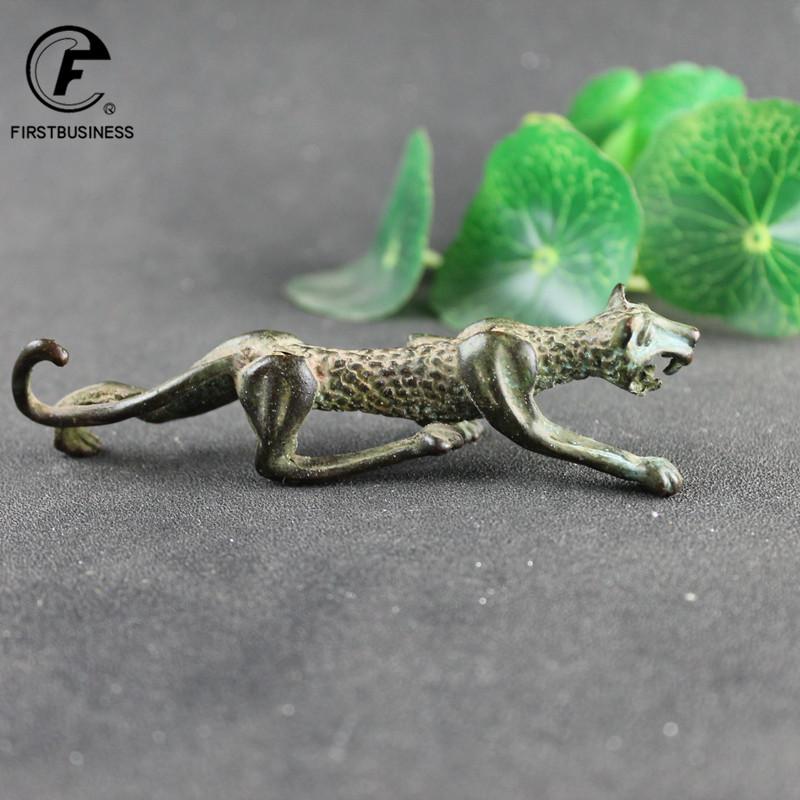 Antique Bronze Strong Panthera Pardus Statue Vintage Copper Leopard Sculpture Ornaments Animal Tea Pet Figure Desktop Decor