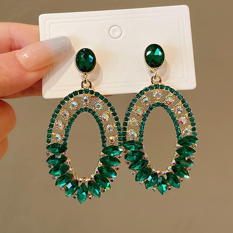 European and American silver needle diamond-encrusted oval earrings, retro exaggerated temperament earrings, high-end sense, niche versatile earrings