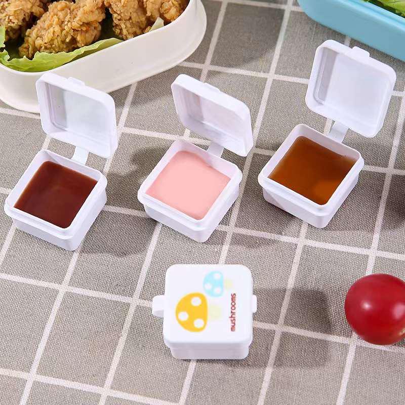 4Pcs Portable Square Seasoning Bottle Mini Ketchup Bottle Salad Dressing Container Soy Sauce Bottle With Lid Reusable Condiment Cups