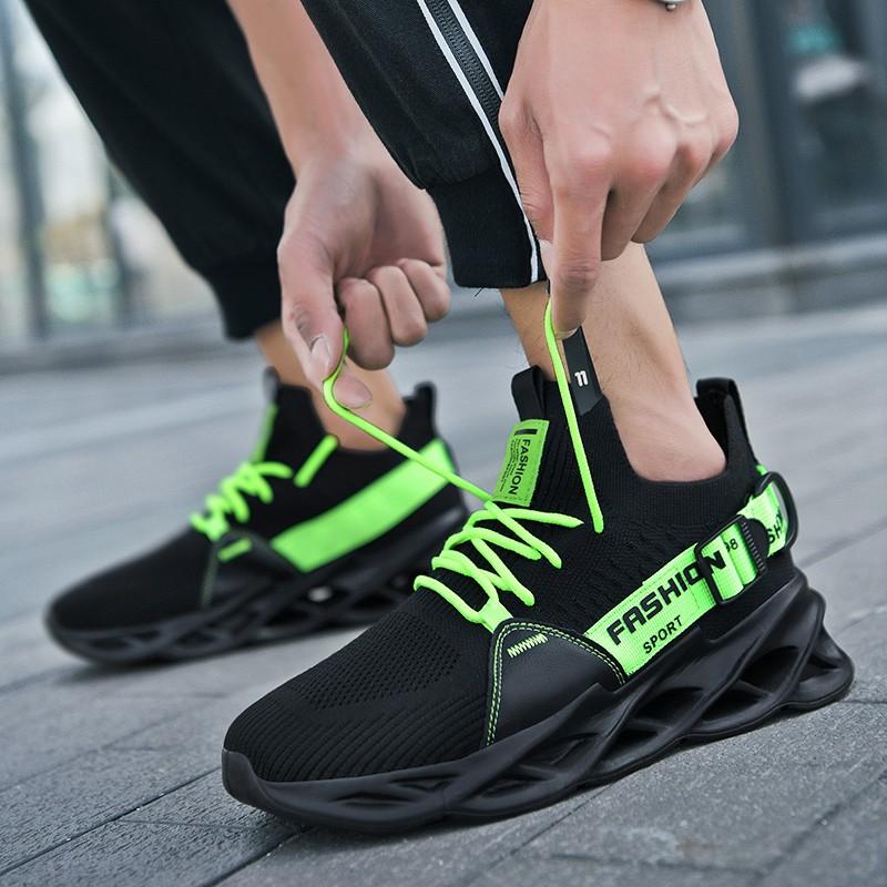 Large size new autumn running shoes breathable fly-woven mesh sports and leisure shoes blade shoes