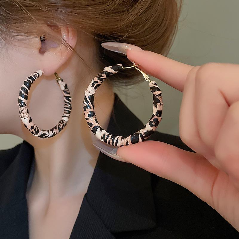 Silbernadel Leopard Harz Geo Runde Ohrringe, Retro Myer Stil, Nischen Design für Frauen