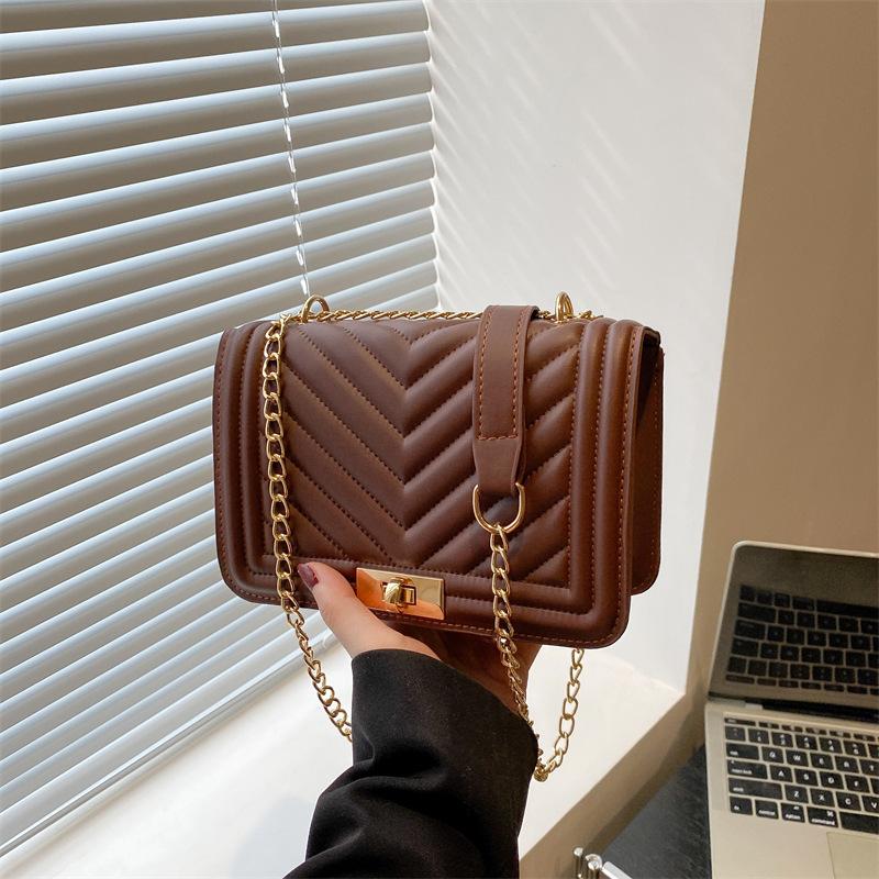 

Summer retro chain versatile fashion high sense shoulder armpit bag solid color high sense messenger bag
