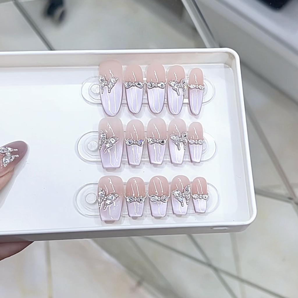 Handgewebter Rüstungs-Schmetterling Dreidimensionaler Zirkon Diamant Schleife Katzenaugen-Stil High-End Reines Temperament Nagelsticker