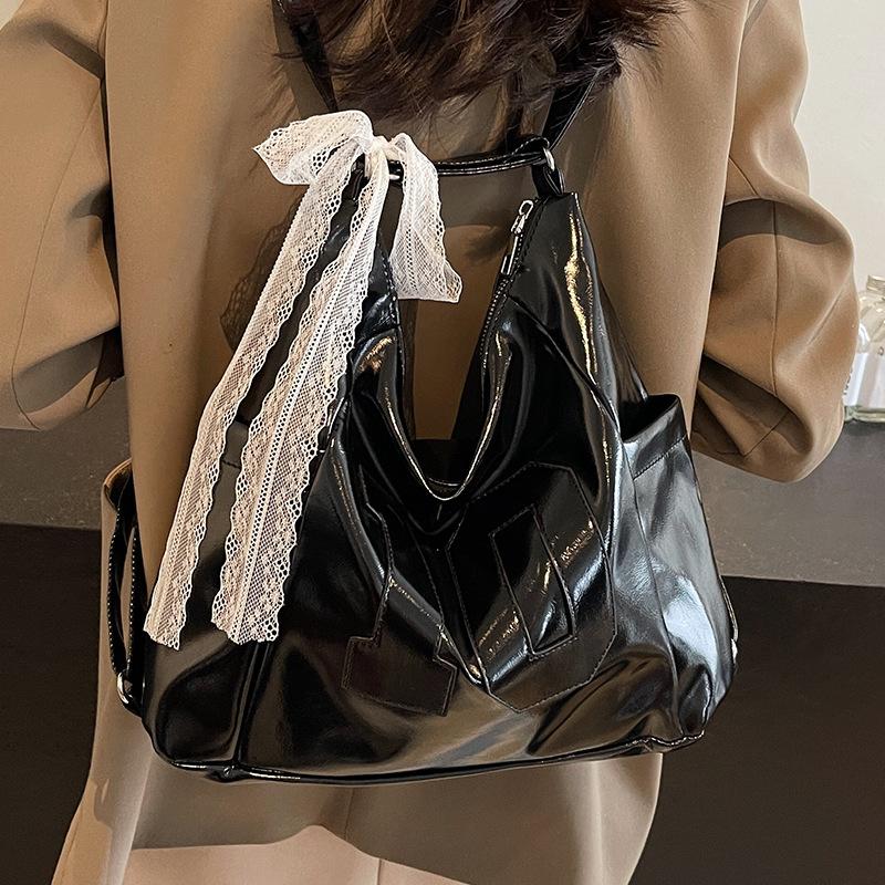 High end Large Capacity Bag for Women's Bag Autumn and Winter New Niche Fashion Commuter Shoulder Bag Casual Backpack